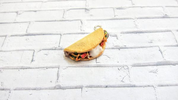 Taco polymer clay food keychain, Miniature food accessory, Desk decor - Image 2